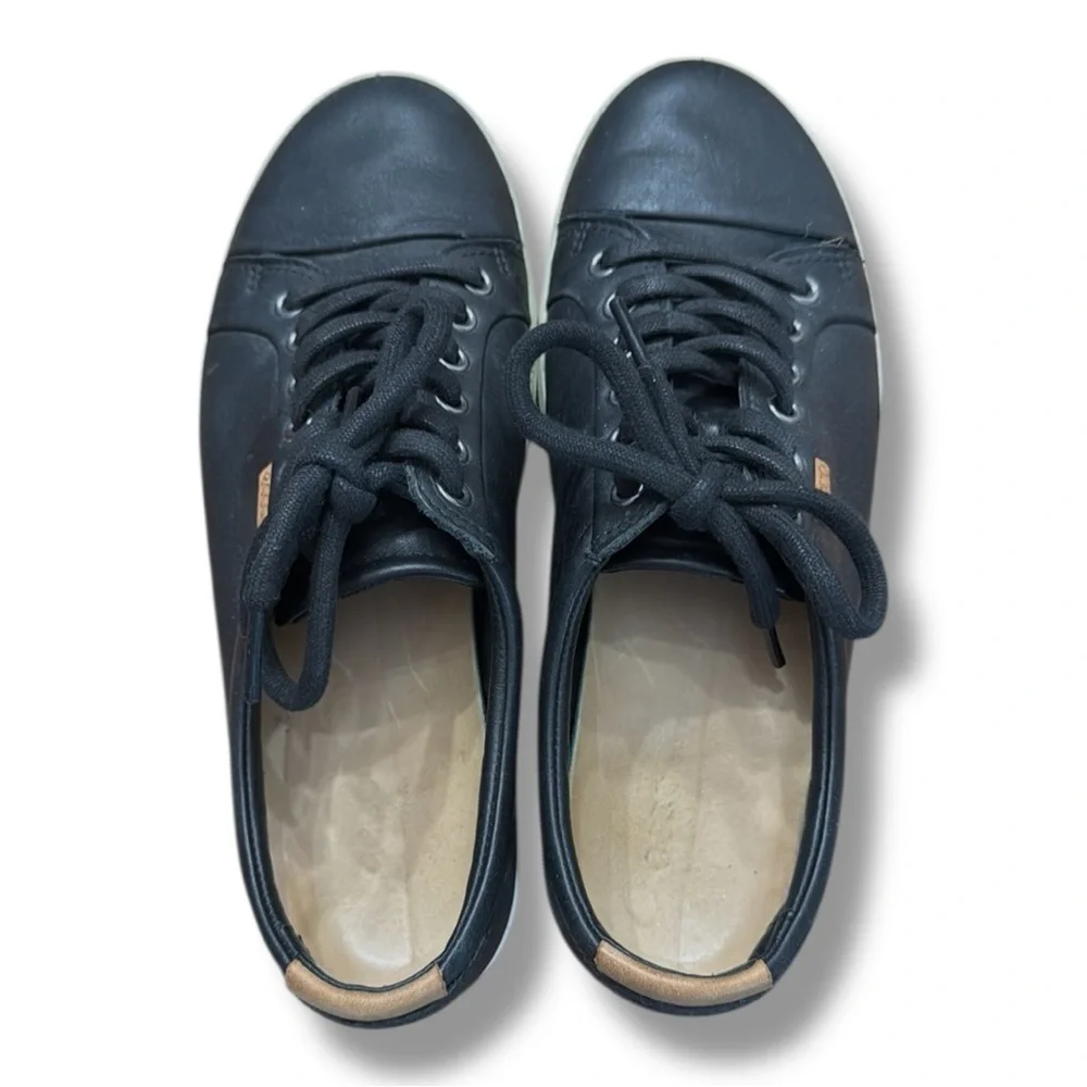 ECCO Soft 7 Black Soft Leather Lace Up Sneakers Perforated Women’s Size 39 US 8